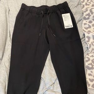 On the Fly Jogger *Woven